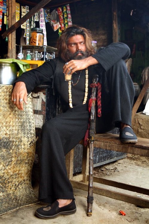 bala-arya-movies-kasi-varanasi-reviews-naan-kadavul-stills-009